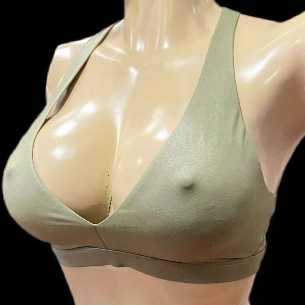 Victoria’s Secret Sexy Wet Look shiny plunge Unlined sport bra olive green M